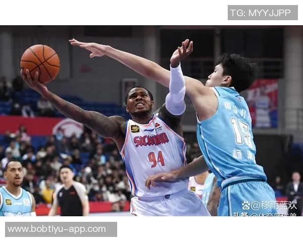 拓记分析罗威外线防守能力超越克林根和杨瀚森球队应优先续约他