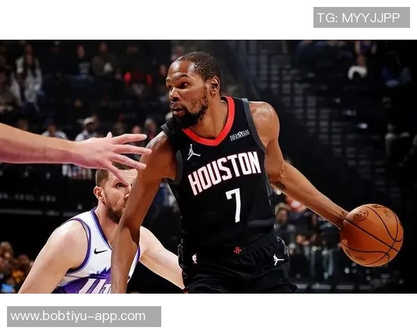 杜兰特分析两战爵士差异强调减少失误与三分防守不足