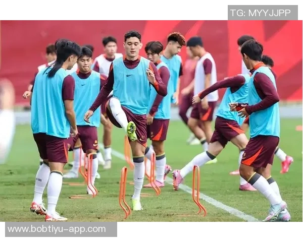 拜合拉木在比赛中表现平平仅出场12分钟贡献1次传球和1次犯规评分仅为61分